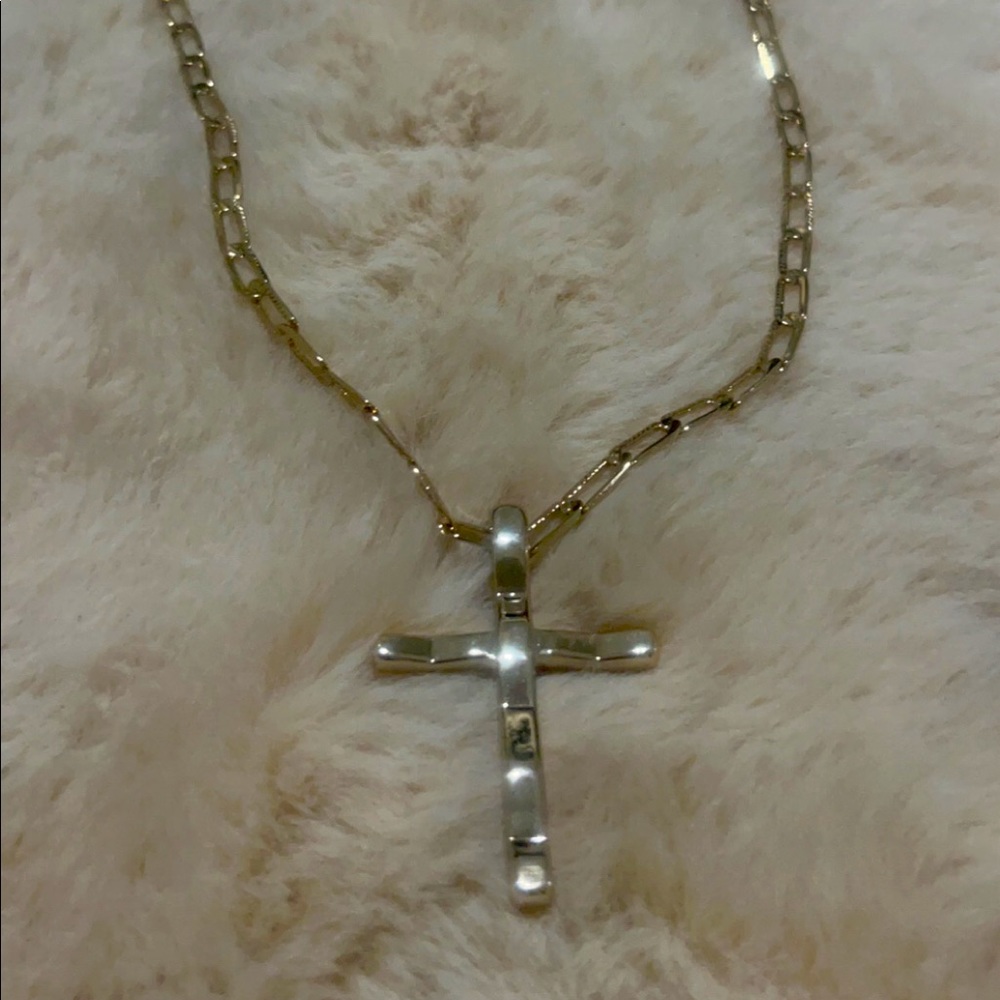 Rectangular links gold plated necklace with cross.